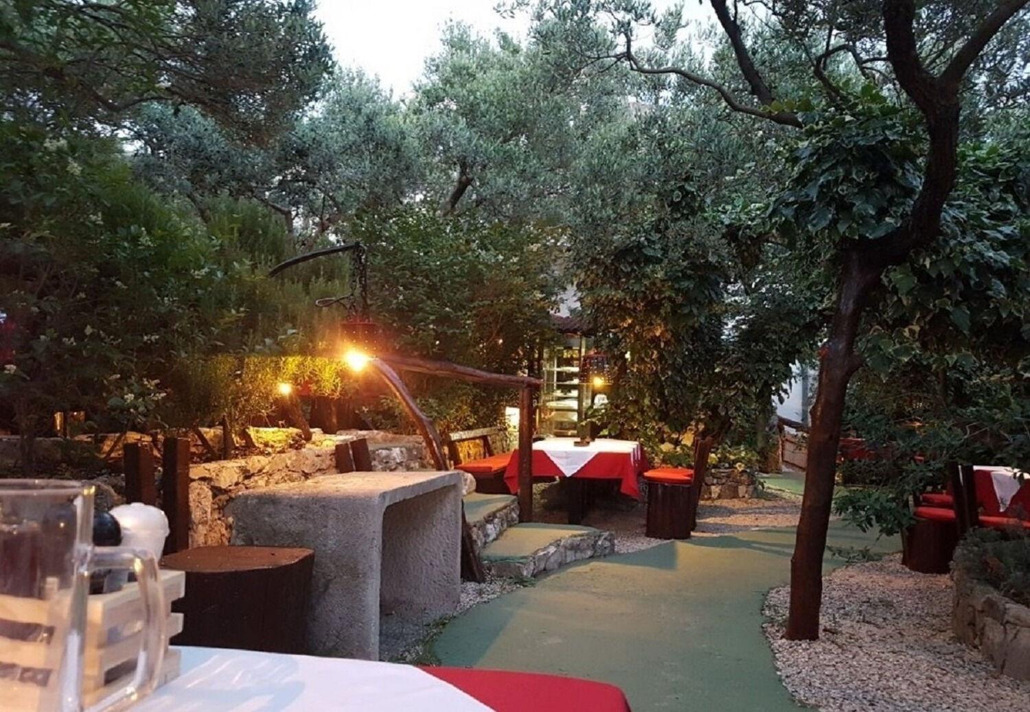 Apartments Antisa - With Playground Tučepi Zewnętrze zdjęcie